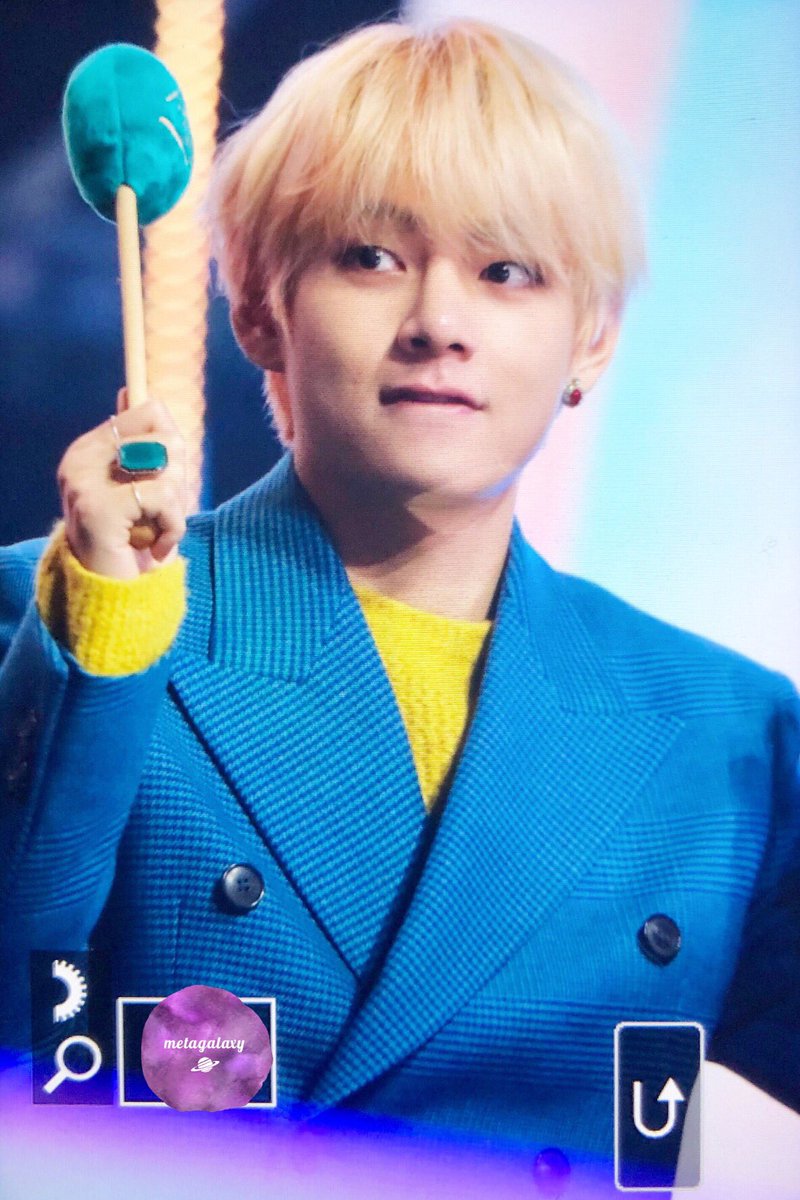 METAGALAXY_V's tweet photo. 190106 골든디스크

#뷔 #김태형 #V #태형 #태태 #KimTaehyung
#방탄소년단 #BTS⁠
 @BTS_twt https://t.co/VKBrGL2Gqn