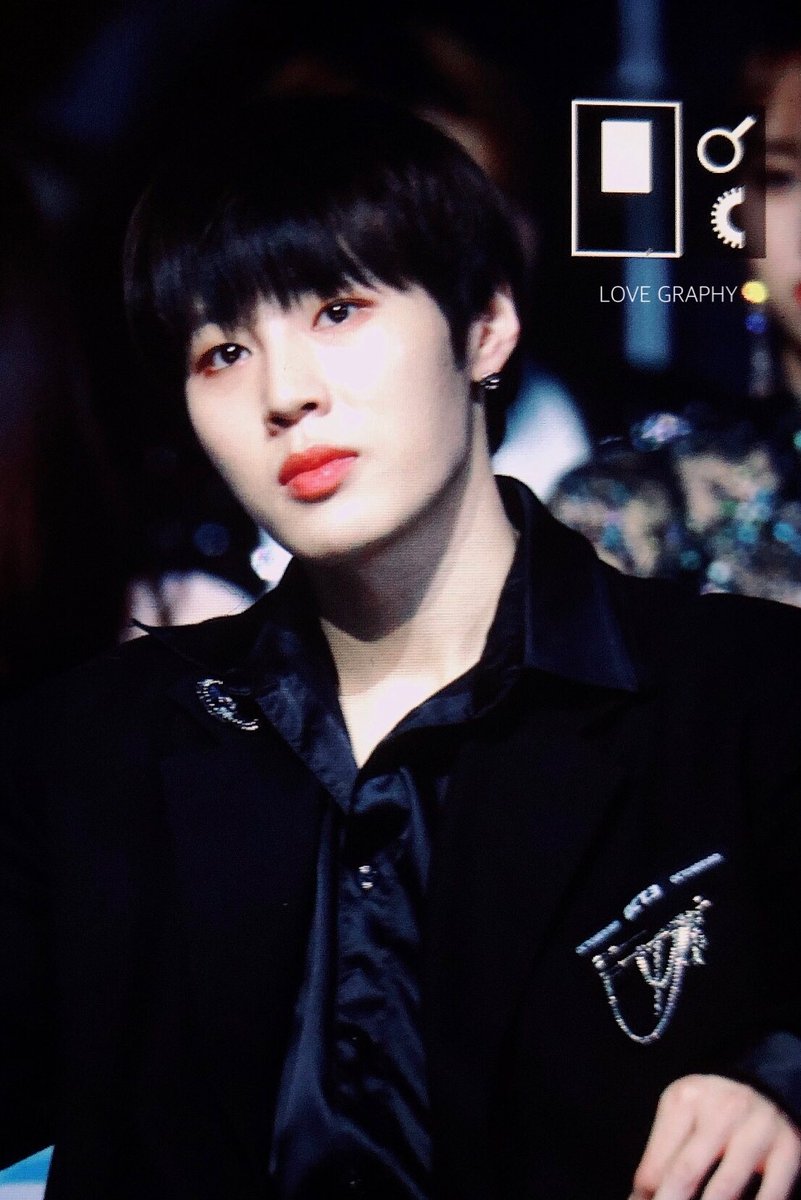 LOVEGRAPHY_SW's tweet photo. 190106 골든디스크 #하성운 
#HASUNGWOON #WANNAONE #워너원 https://t.co/HSgwkS25xE