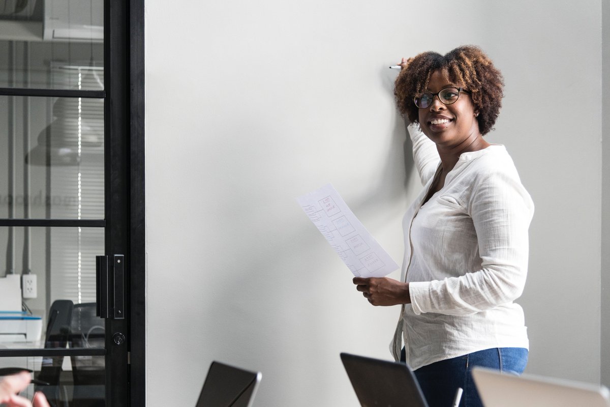 KnowledgeTrain's tweet photo. Reasons to choose us for on-site corporate training:
1. Experienced trainers 
2. We can tailor to suit your needs
3. High-quality training materials
4. Our clients come from all sectors &amp; industries
Read this case study to learn more: https://t.co/1oq72L4oa3 #2019trainingbudget https://t.co/keKGywiD1M