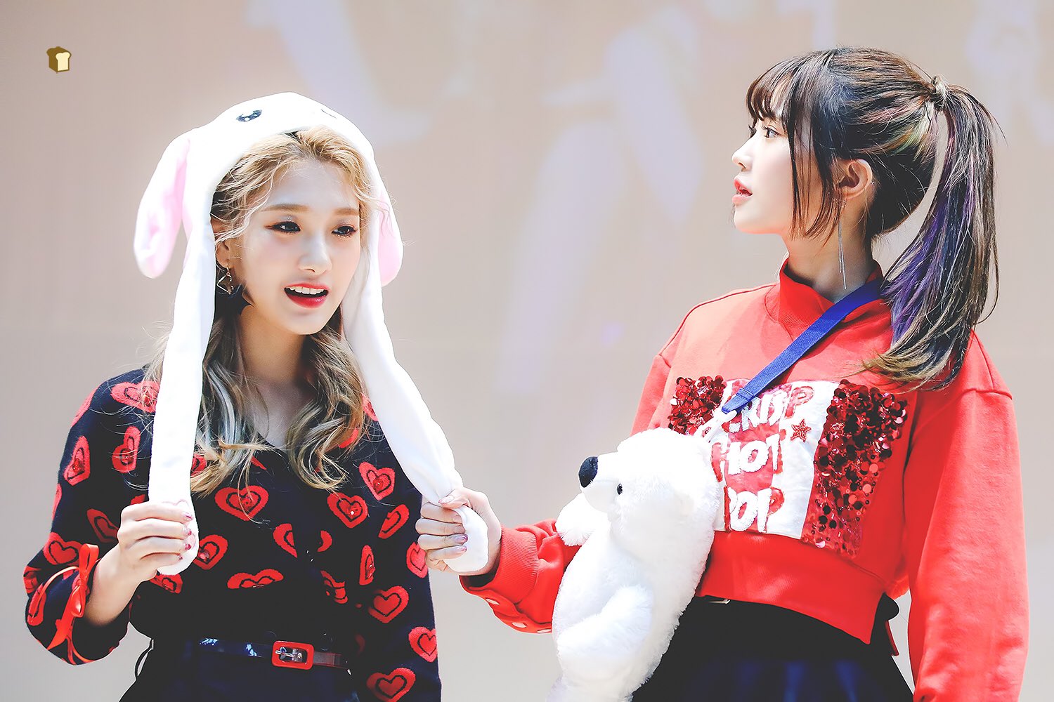 DwOi5KqVsAAeF10.jpg:large