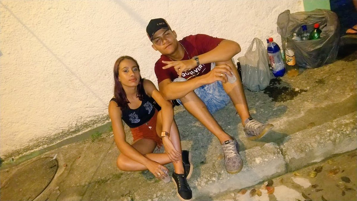 IaanCorrea's tweet photo. Se não for pra da PT juntos nem dou 😂❤️#Minhamagrela https://t.co/6b3f9pFJKb