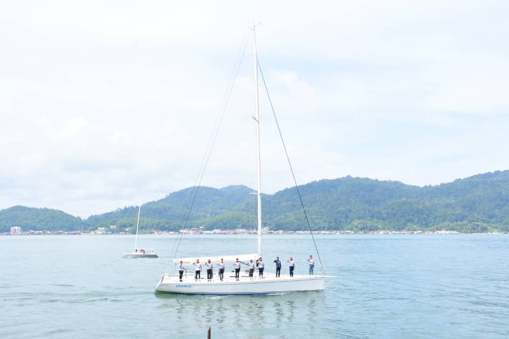 kdptldm's tweet photo. Bot Layar PLKA TLDM bersama pelayar ATM turut serta memberi saingan dalam Royal Langkawi International Regatta 2019. Good Luck sailors!

@tldm_rasmi @MPPL_TLDM @reza_azeranil63 @ArisAdiTanBinA1 @fmyeor @jamaludinsairi https://t.co/FNtrswNQch