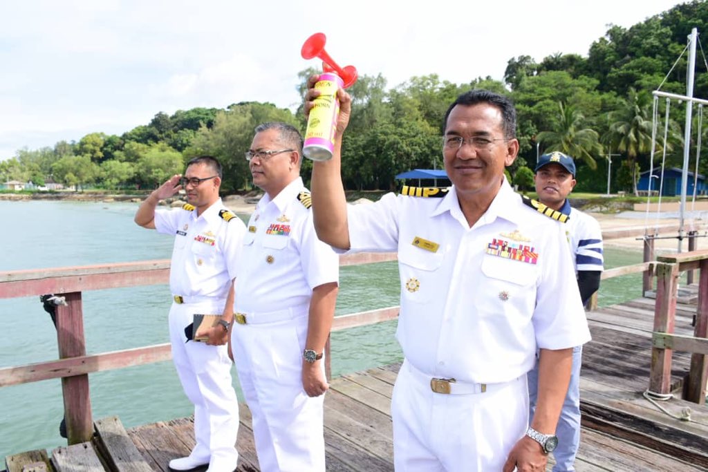 kdptldm's tweet photo. Bot Layar PLKA TLDM bersama pelayar ATM turut serta memberi saingan dalam Royal Langkawi International Regatta 2019. Good Luck sailors!

@tldm_rasmi @MPPL_TLDM @reza_azeranil63 @ArisAdiTanBinA1 @fmyeor @jamaludinsairi https://t.co/FNtrswNQch