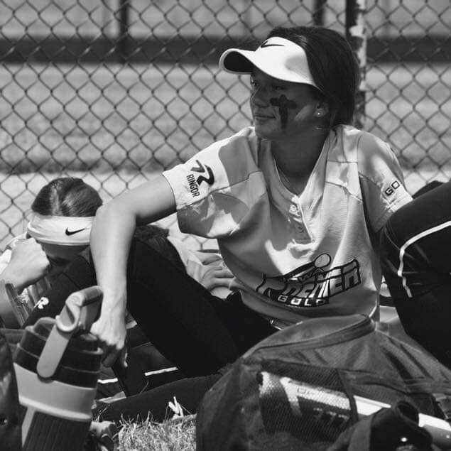 IowaPremierFP's tweet photo. BIG HAPPY BIRTHDAY TODAY! to Iowa Premier GOLD's & @umichsoftball commit @ellamcvey07 HAVE A GREAT DAY TODAY ELLA! Luv ya! #IPFNATION https://t.co/wcxI2Kly1B