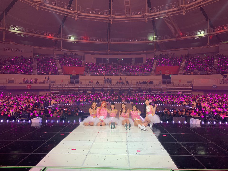 Apink_2011's tweet photo. [#에이핑크] 웃음과 감동이 가득했던 2019 PINK COLLECTION! 🐼들의 사랑이 가득했던 양일간의 콘서트가 성공적으로 끝났습니다!😆
핑수니들의 무한한 매력을 기대하며! 이제부터 시작인 %% 활동도 파이팅💕

#Apink #울보핑크 #컴백_기대해줄래_응응 #정신이없었던_핑요원을_너그럽게_봐주세응응😭 https://t.co/goRFxTwq2h