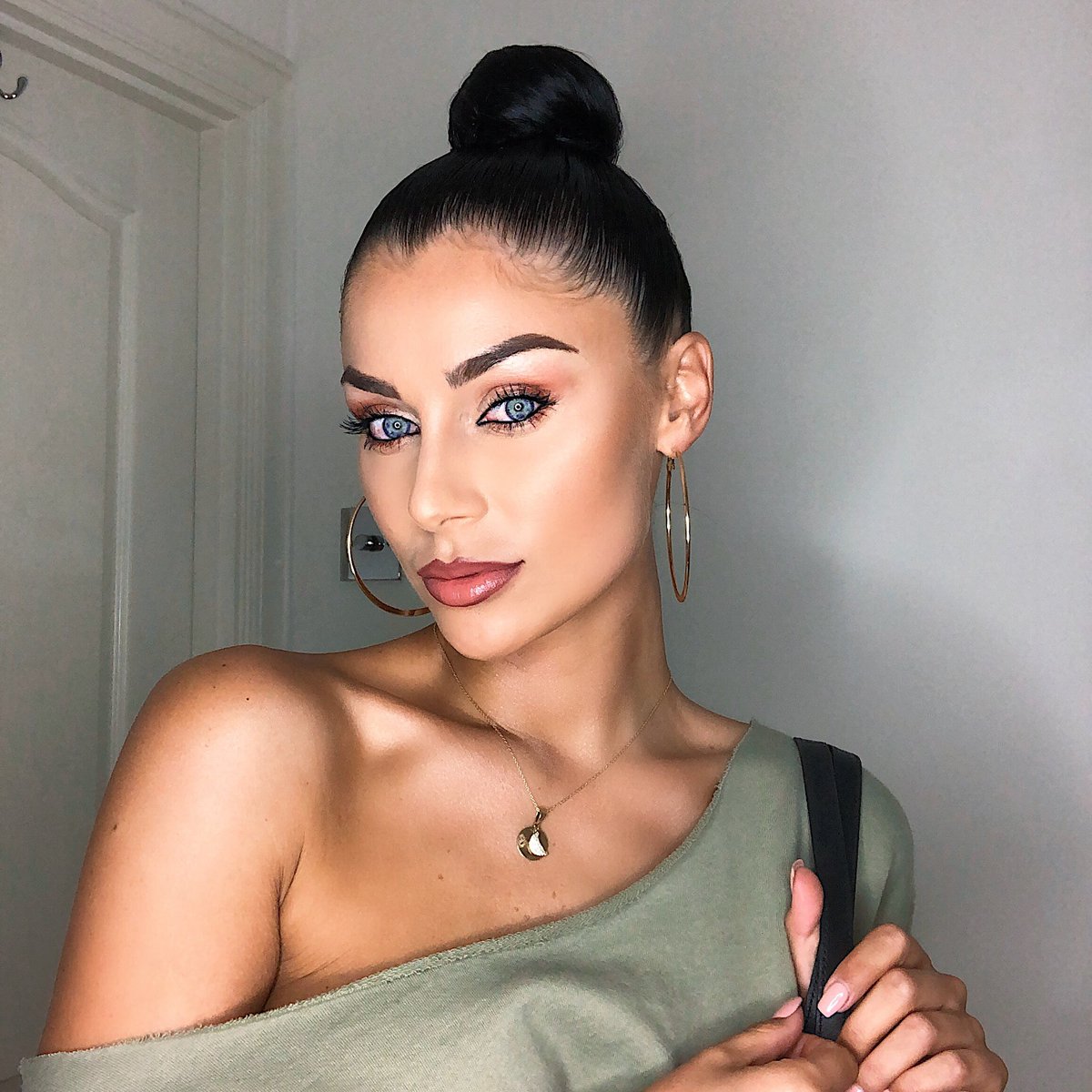 Instagram Cally Jane Beech nude (89 photos), Sexy, Fappening, Selfie, cleavage 2018 Instagram Cally Jane Beech nudes (74 photos), Ass, Cleavage, Instagram, see through 2018