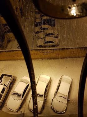 Onlyllibya's tweet photo. أجواء مدينة البيضاء ليلة أمس. #ليبيا ❄️🌨 https://t.co/Q17zUHmurU