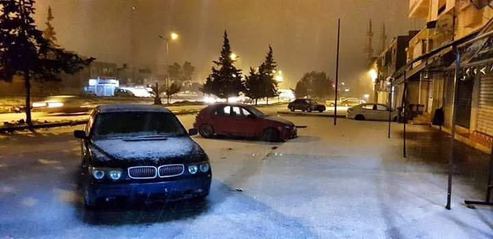 Onlyllibya's tweet photo. أجواء مدينة البيضاء ليلة أمس. #ليبيا ❄️🌨 https://t.co/Q17zUHmurU