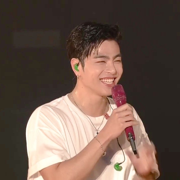 His precious smiles  #JUNHOE  #JUNE  #iKON  #구준회  #준회  #아이콘  #ジュネ #iKONTINUESeoulEncore