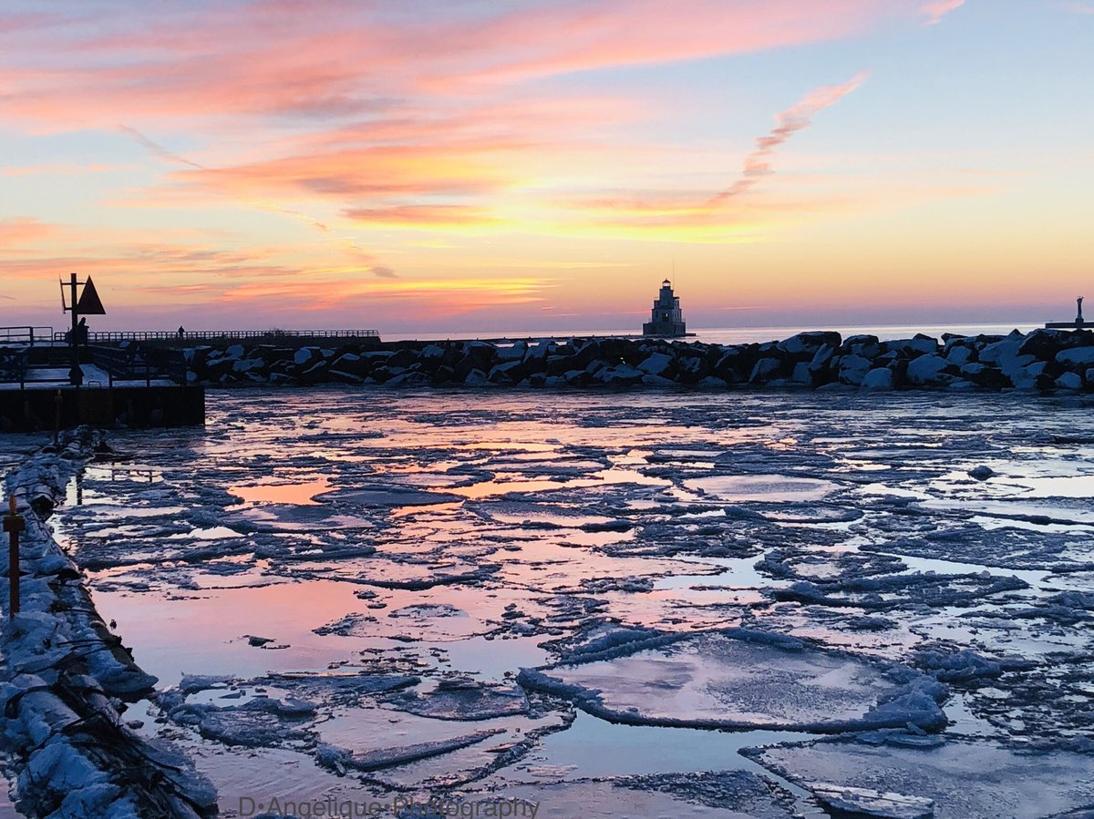 Let us love winter, for it is the spring of genius. - Pietro Aretino

#WinterIsHere #NaturePhotography #lakemichigan #sunrise #reflectivephotography #iPhonephotography #winter #beauty #amateurphotography