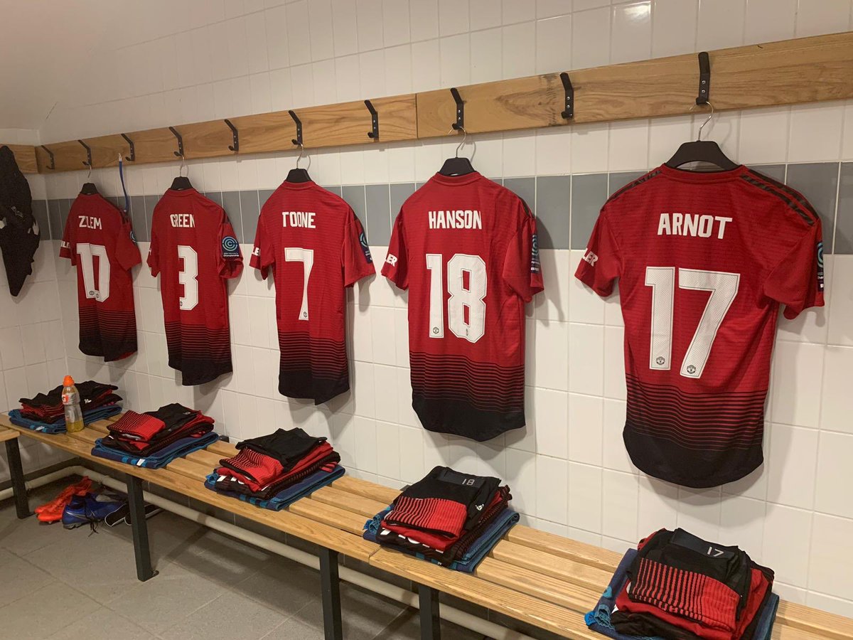 #MUWomen team to face London Bees in today's @FAWC_ match (kick-off 14:00 GMT):
Chamberlain; Harris, M. Turner, Greenwood (c), Smith; Zelem, Toone, Green; Hanson, Arnot, Devlin.
Subs: Palmer, Sigsworth, Hartley, Ramsey, Roberts, James.
