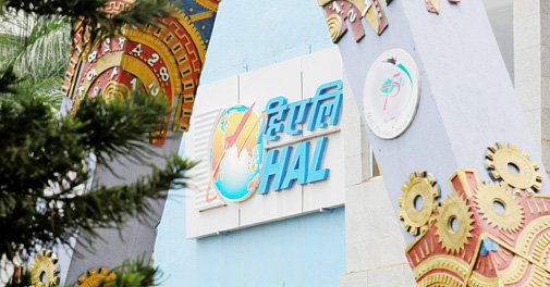 business_today's tweet image. #HAL borrows Rs 1,000 crore to pay salaries, suffers lowest cash balance in 14 years ow.ly/L4gq30ncQZk