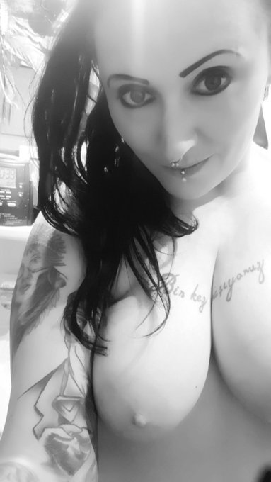 Hall&ouml;chen meine geilen  Besuch mich privat  zuhause in Dresden  Einfach kurz hier anschreiben Details<a href="/tag/bonitadesax"class="tags"><span>#bonitadesax</span></a>