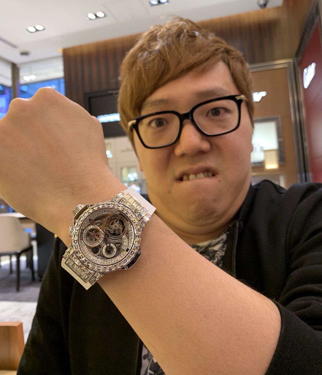 この時計
1億4437万円😨
144,374,400円🥶🥶🥶

東海オンエアのチャンネルで時計買うコラボ動画上がってるので是非ご覧下さいw

#時計
#東海オンエア
#ヒカキン
#HUBLOT
#ウブロ