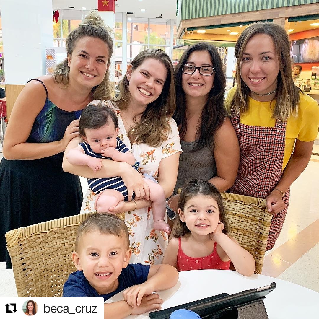 CentraLuaBlanco's tweet photo. Juntas pra nos despedirmos (de novo) da nossa querida amiga @esther_oliver 💕 Boa viagem Oli! Love U! - @beca_cruz via IG [📷🌙] https://t.co/61qtNOwF0m