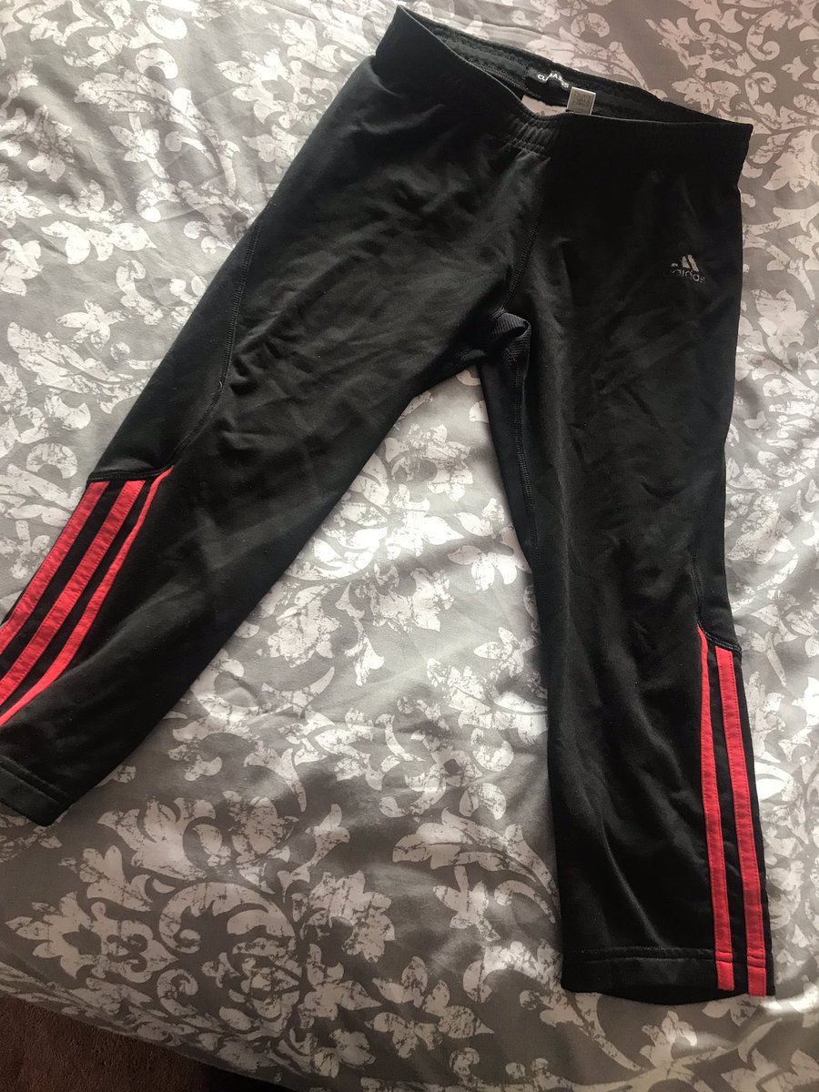 JJanes111's tweet photo. About to get these sweaty who wants them? #sweaty #leggings #wet #fetish #pants https://t.co/PUhXm1Gd0b