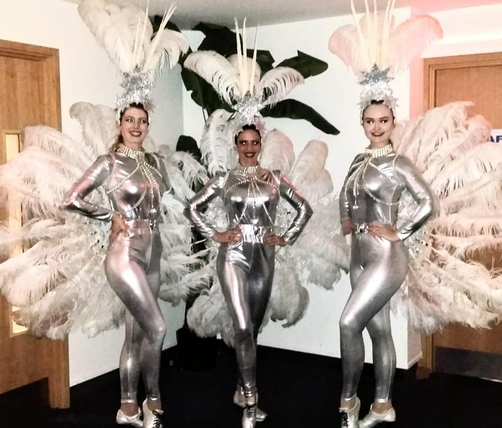 Royale_01's tweet photo. Another throwback to our unforgettable NYE dinner & dance 2019... cannot beat the entertainment that was there on the night @funkients
They got the moves like Jagger!
#likeforlikes #followforfollowback #royalebanqueting #fun #funkients #newyear #wolverhampton #shareforshare https://t.co/1PA52h8PUw