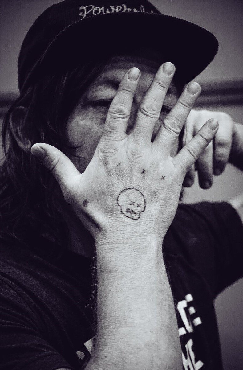 Happy birthday to norman reedus, I hope he has the best day and feels all the love  