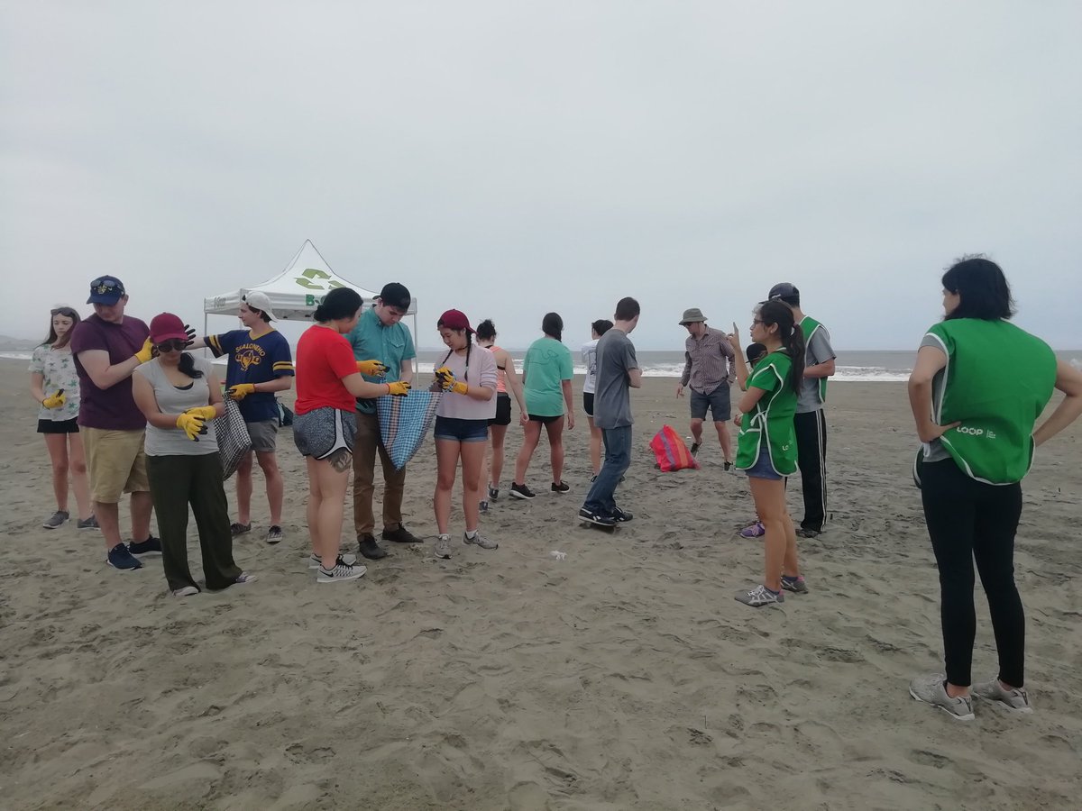 bgreenperu's tweet photo. Arrancamos con voluntarios de The College of New Yersey en la limpieza de la playa San Pedro https://t.co/8QKE9Brtmt