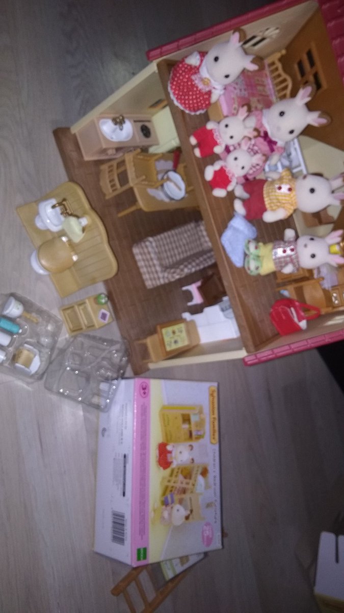 MultiplesYos's tweet photo. Wiki por fin tengo la casa!!
#sylvanian https://t.co/TY1JWMK18v