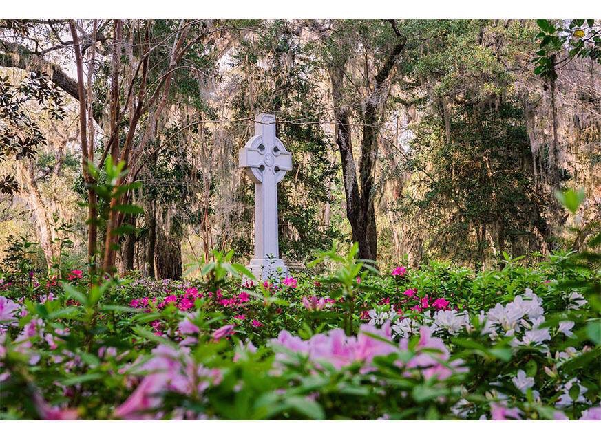 ccftoh's tweet photo. Wesley Memorial Gardens is considered by many Georgia natives to be one of the most beautiful spots in all of Georgia. A must see stop on our annual Christ Church Tour of Homes!  https://t.co/lECeakyhHP 🙏🏫☺️#ccfssi #ccftoh #fundraiser #wesleygardens #stsimonsisland #spring https://t.co/fSsR7HEbKm