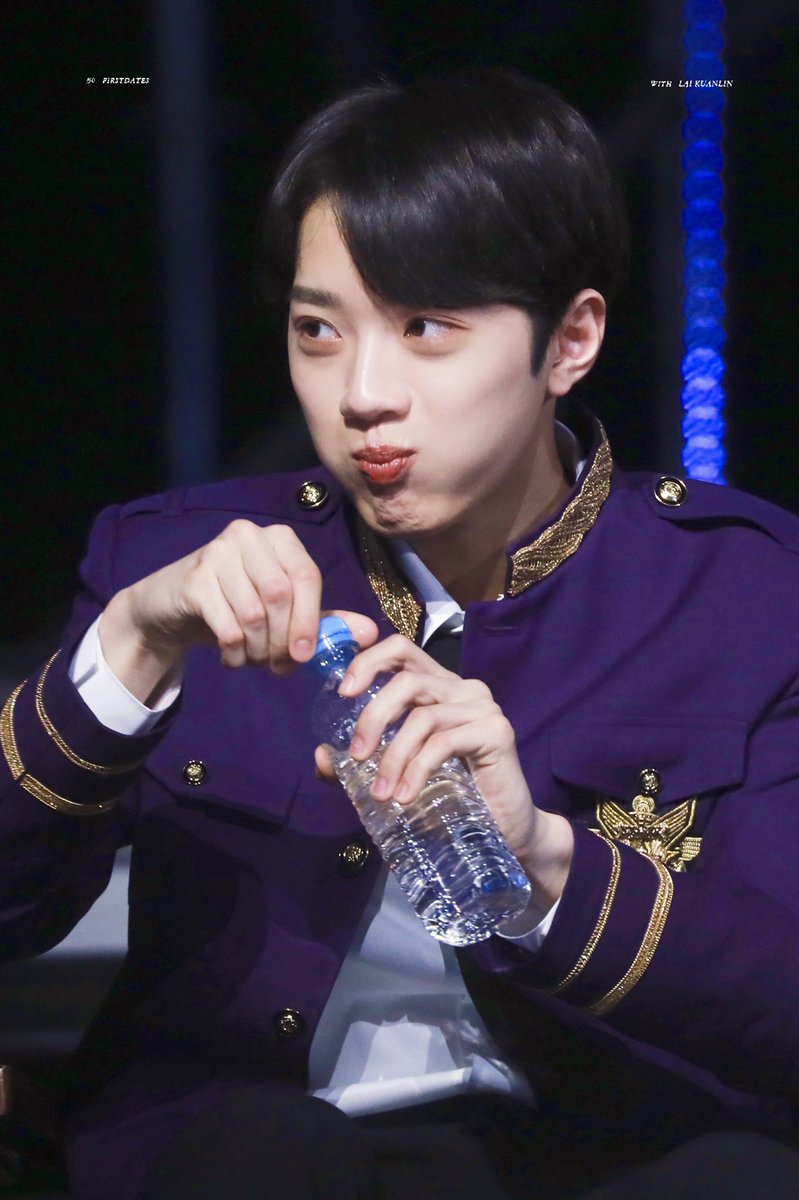 50firstdates_01's tweet photo. #라이관린 https://t.co/Sgy4gSdncQ