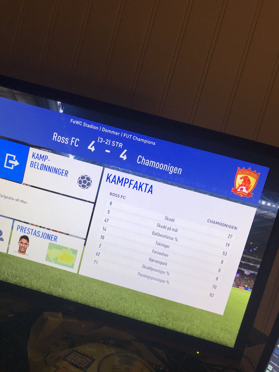 tomestra's tweet photo. This game is great love it so much tnx😐😐✌🏽 @Castro1021   @MattHDGamer @NepentheZ @Nick28T  my keeper had 2 saves, his had 17😑😑 https://t.co/ioDSHnFABy