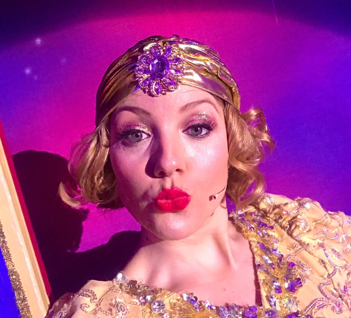 SydneyStevenso3's tweet photo. Replaced my prop phone for my real phone for the last show. Aladdin youโve been a blast.... and now.... bed please! #panto #aladdin #slaveofthering #glitter #onstageselfie https://t.co/XRML5IVbo2