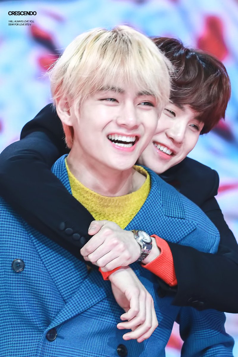 crescendo_1230's tweet photo. 190106 #뷔 #태형 #태태 #V 
집에와서 보니 핀이 나가버려서
올릴까 말까 고민했는데..
기다리실꺼 같아서 ㅠㅡㅠ💦
#taehyung #방탄소년단 #BTS @BTS_twt https://t.co/mRzf98j6xz