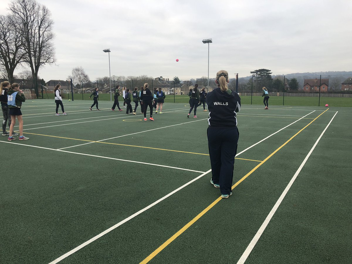 SG_SportDept's tweet image. Netball pre-season Under way. With a few rule changes and variations to get the minds working 🤔 💭  leadership styles, movement and injury prevention in full flow. #netball #fastfeet #fastmind #decisionmaking @EnglandNetball @SherborneGirls