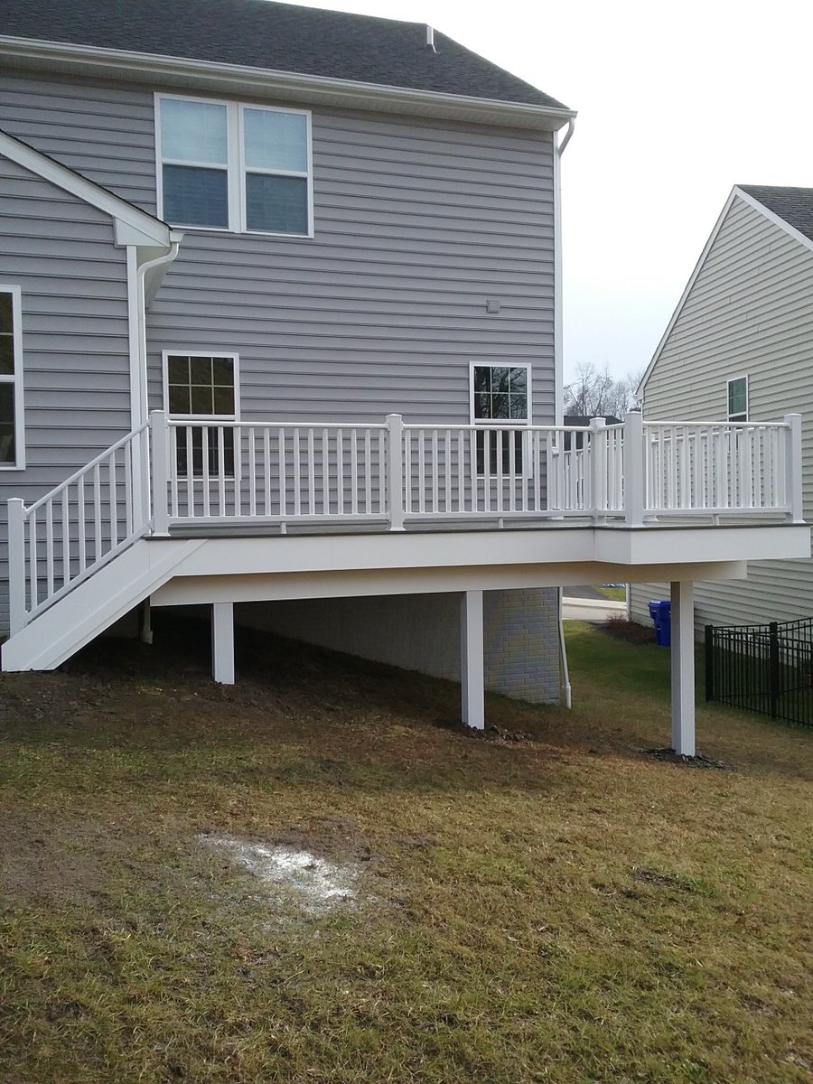 JpascoeC's tweet photo. Our first happy deck customer of 2019 is in the books! @Trex_Company #trexdecking #backyard #trexpro #outdoorfun https://t.co/mW5NWsBc7Z