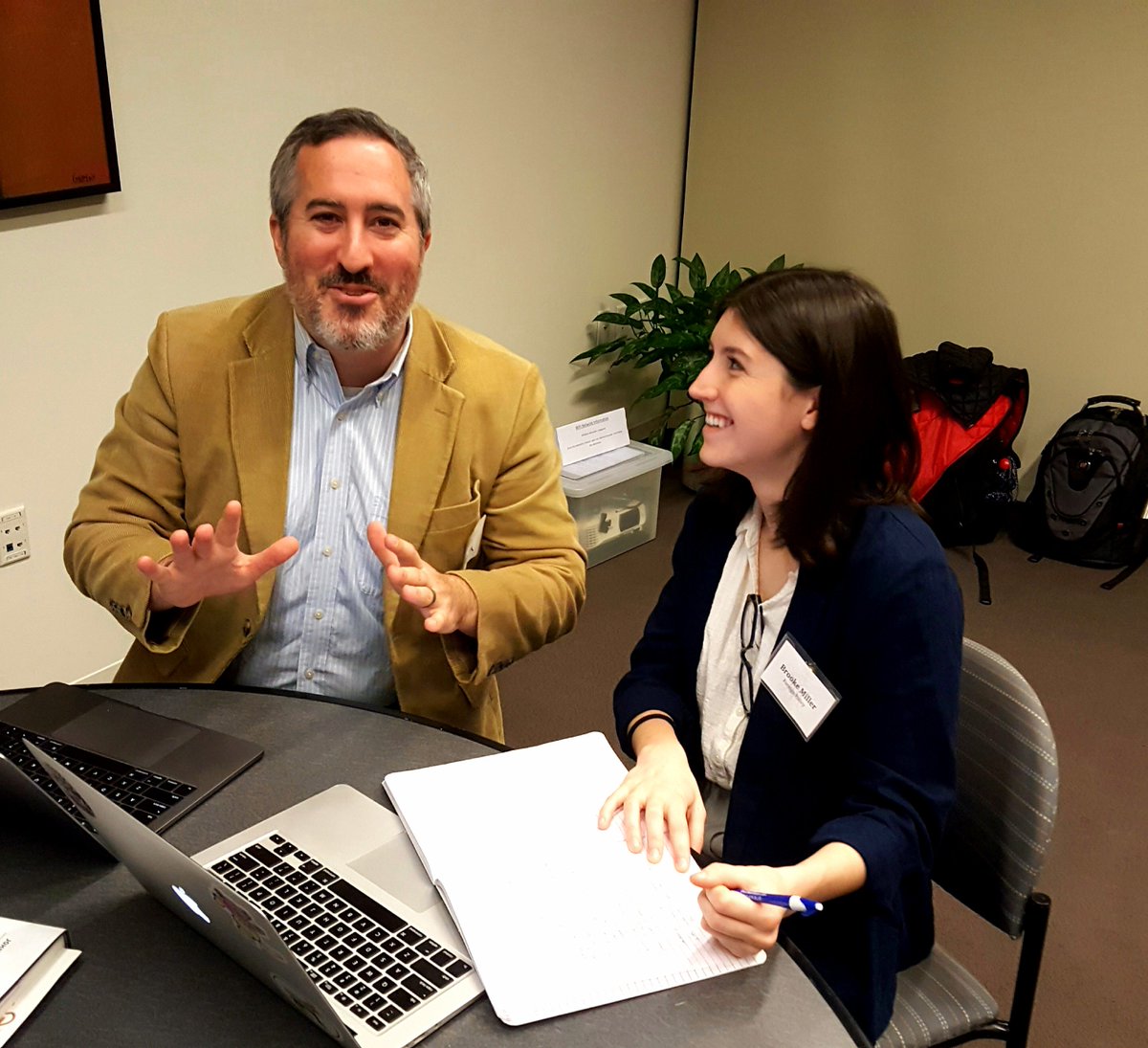 MikeTierneyIR's tweet photo. Day #4 of WM in DC seminar featured 21 policy practitioners matched with our students to give feedback on policy memos and to provide life advice on #wonking. And, to eat waffles. https://t.co/unNRue7mGp