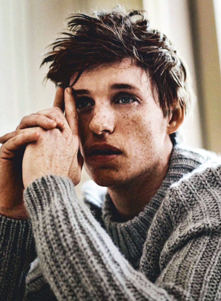 Happy birthday to this brilliant and amazing man. He such a talented actor. Happy birthday Eddie Redmayne ! 