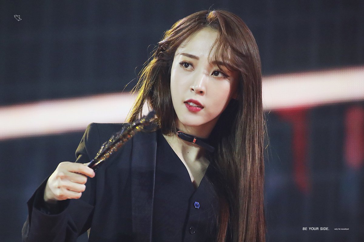 BE_YOUR_SIDE's tweet photo. 190105 골든디스크 문별(1)

문별이 미모에 놀라서 쓰러진 탓에 지금 올립니다^_ㅠ

#문별 #마마무 https://t.co/l72Aqv6UGw