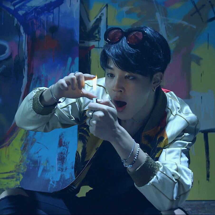 Jimin клип. Чимин из клипа блуд свит энд тирс. Jimin клип. Bts blood sweat tears чимин. Jimin клип.