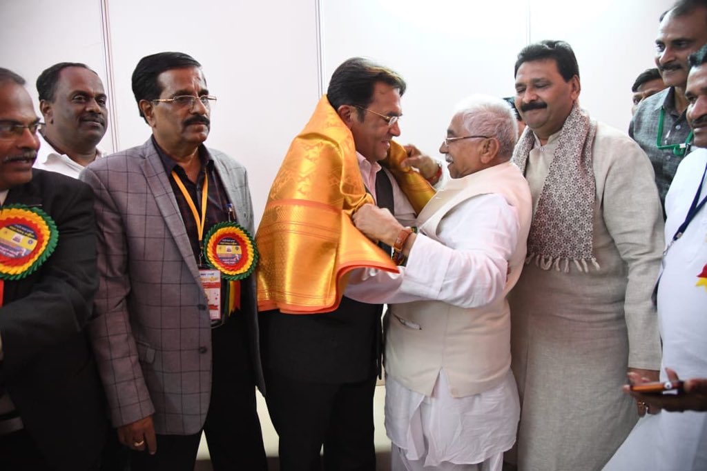 VishweshwarBhat's tweet photo. With Dr.Chandrashekhar Kambar, Sammelana Adhyaksha of 84th Akhila Bharata Kannada Sahitya Sammelana in Dharwad today. https://t.co/IM4WJGFP2u