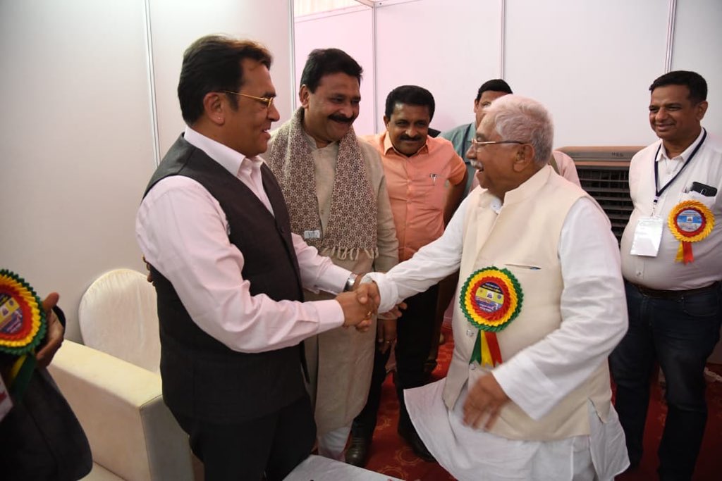 VishweshwarBhat's tweet photo. With Dr.Chandrashekhar Kambar, Sammelana Adhyaksha of 84th Akhila Bharata Kannada Sahitya Sammelana in Dharwad today. https://t.co/IM4WJGFP2u