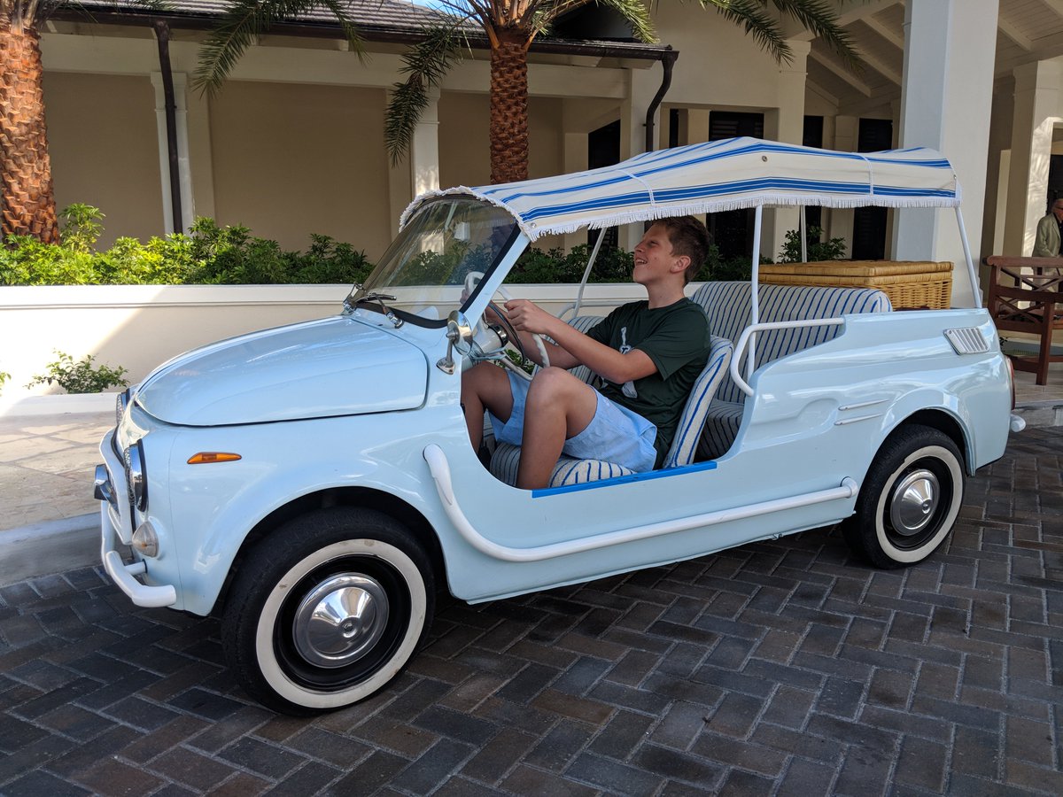 Sustainable_CS's tweet image. When we were down in Florida last week, this tiny little Fiat caught our attention. It could almost fit in the back a big SUV.

#car #cars #automobiledesign #smallcars #tinycars #fuelefficientcars #sustainable #sustainability #sustainableliving #ecofriendly #learnfromlooking