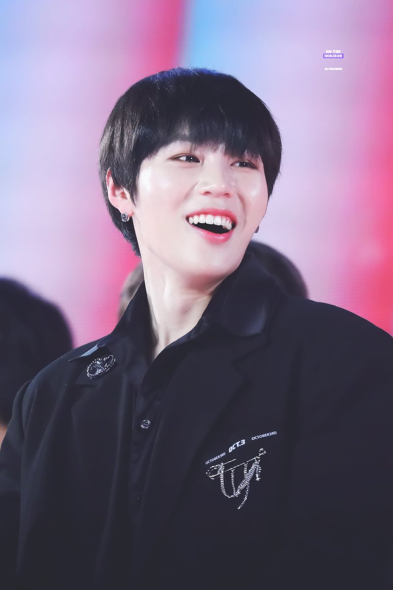 onthehorizon322's tweet photo. 니가 웃는게 꽃보다 화사하니까🌹
#워너원 #하성운

https://t.co/WZlUkXRoR5
https://t.co/XxmoQBFcha
https://t.co/hpxE26141Y https://t.co/c2pGPJeOut