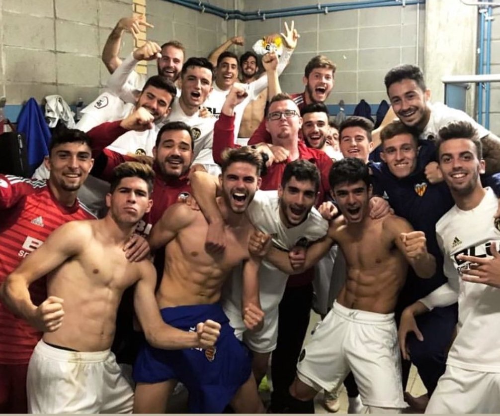 Empezando el año de la mejor forma posible!! Sumamos 3 puntos contra el #EspañolB!! Vamosss equipo💪💪⚽️⚽️#VCFMestalla #Amunt 🔝