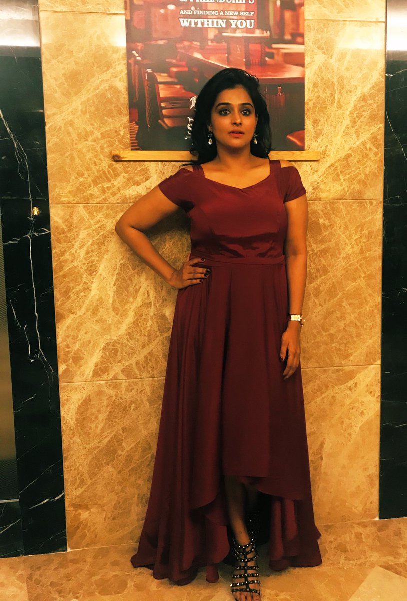 nambessan_ramya's tweet photo. Wearing @thedressshopchennai #vikatanawards2018 https://t.co/q8cVqbBuZl