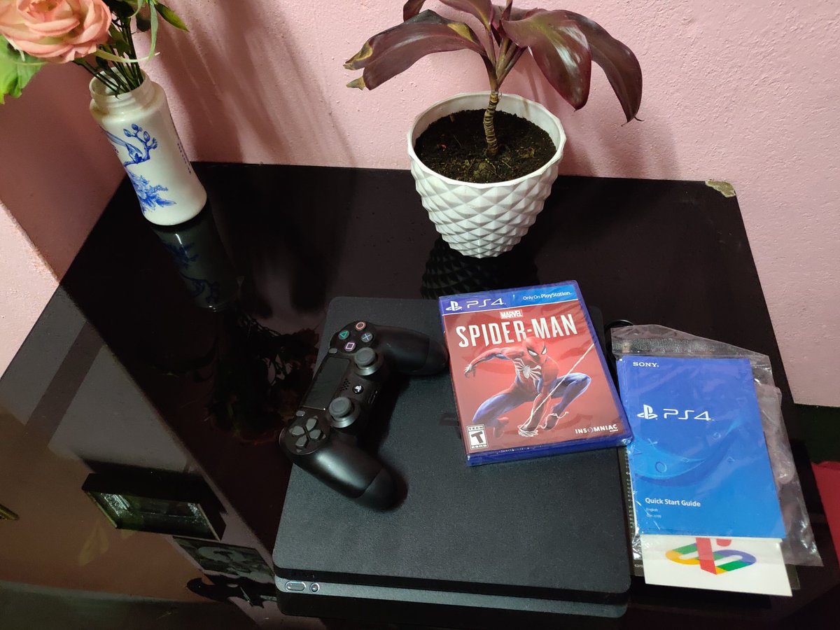 iShzz's tweet photo. Welcome home babyyyy!! #ps4Family https://t.co/IdtcHDKwSU