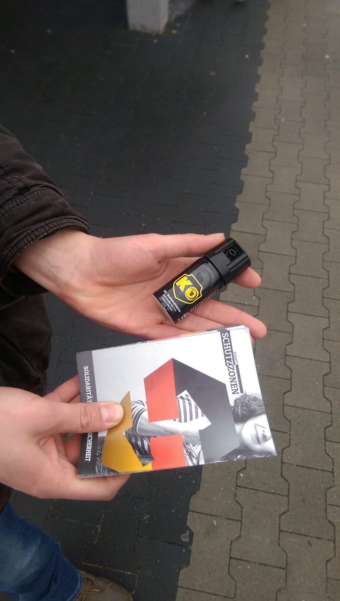 NLausitz's tweet photo. ...Es gibt sie noch...
#Helden
#Retter
#Widerstand 
#Abendland https://t.co/frQS1Agi2R