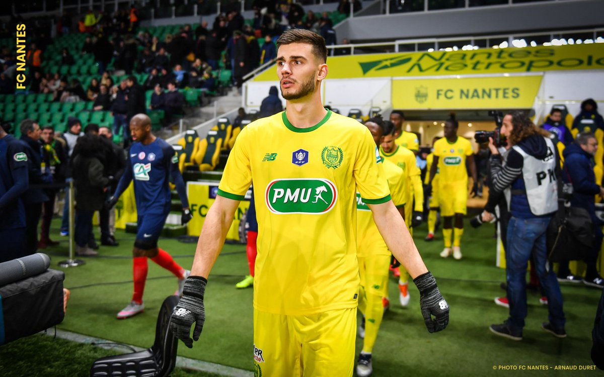 Coach_Nantais's tweet photo. *Pas de passe en retrait, pas de passe en retrait, pas de passe en retrait, pas de passe en retrait, pas de .....*
#FCNLBC #FCNantes https://t.co/X7TC1fCHOV