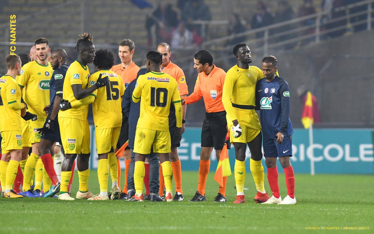 Coach_Nantais's tweet photo. - OUAH C'EST ÉNORME !
- Eh oui petit, toi aussi un jour tu seras un homme ....
#FCNLBC #FCNantes https://t.co/Uav3xaMEiC