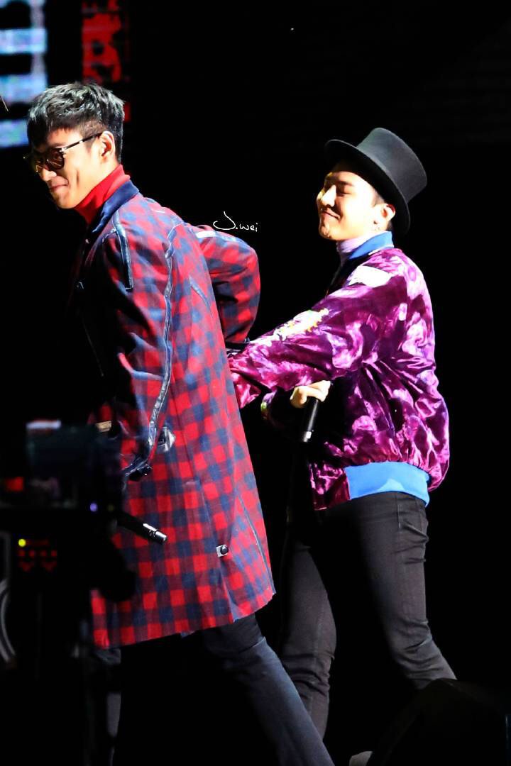 GTOP_KnockOut's tweet photo. มานี่เลย ตัวดี...
หน้าตาไม่ค่อยอยากตามพี่เขาไปเท่าไหร่ 😊😊 #GTOP #Tempg #1so #เทมจี https://t.co/VRKOl0nakL