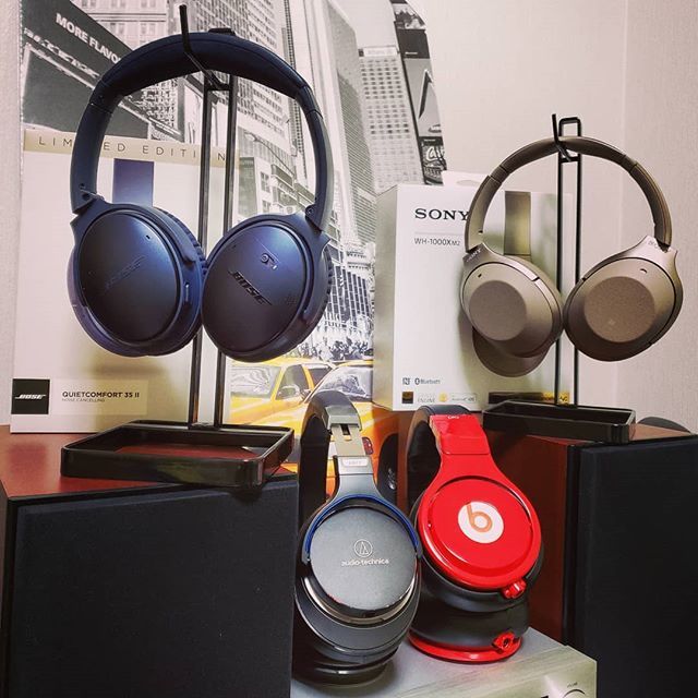 shinkametaro's tweet photo. BOSE購入
ヘッドホン増えたなぁ
#qc35ii #quietcomfort35ii #BOSE #wh1000xm2 #athmsr7 #beatspro https://t.co/pmevkCvMd7 https://t.co/ecGC8WIFI1