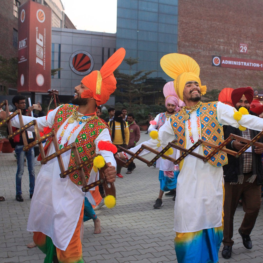 lpuuniversity's tweet image. Day 4 at ISC winds up!
Began with arrival of Honourable Minister of HRD, Mr. @PrakashJavdekar  at the finale of 8th edition of Women Science Congress.
Following that, he inaugurated a solar-powered driverless bus. A product from sheer innovation of students.
#ISCatLPU #ThinkBIG