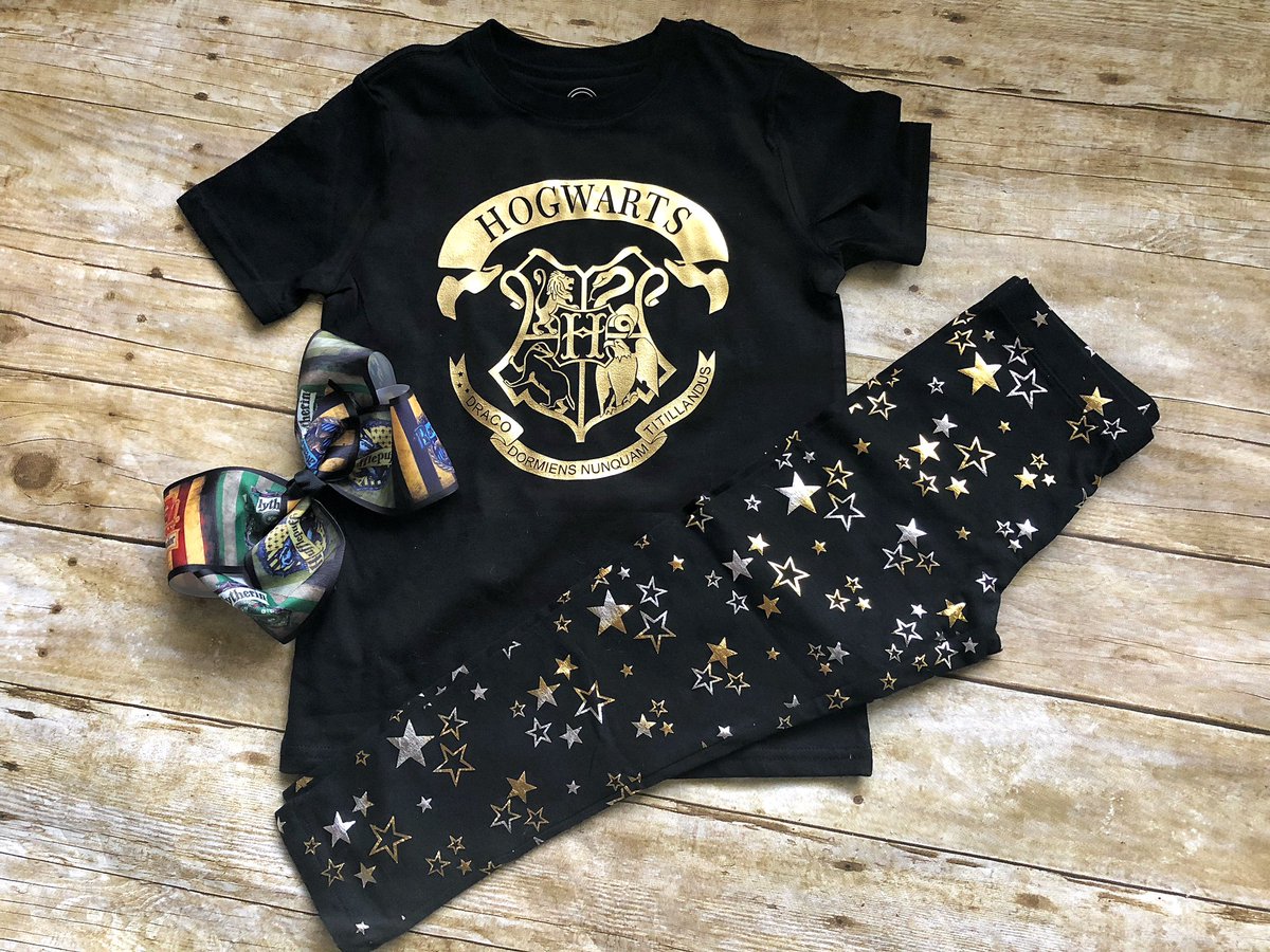 PurpleMermaidB1's tweet photo. Did you know PMB does tees!? #potterhead #nerdy #apparel #customtees https://t.co/49NXwd1FCr