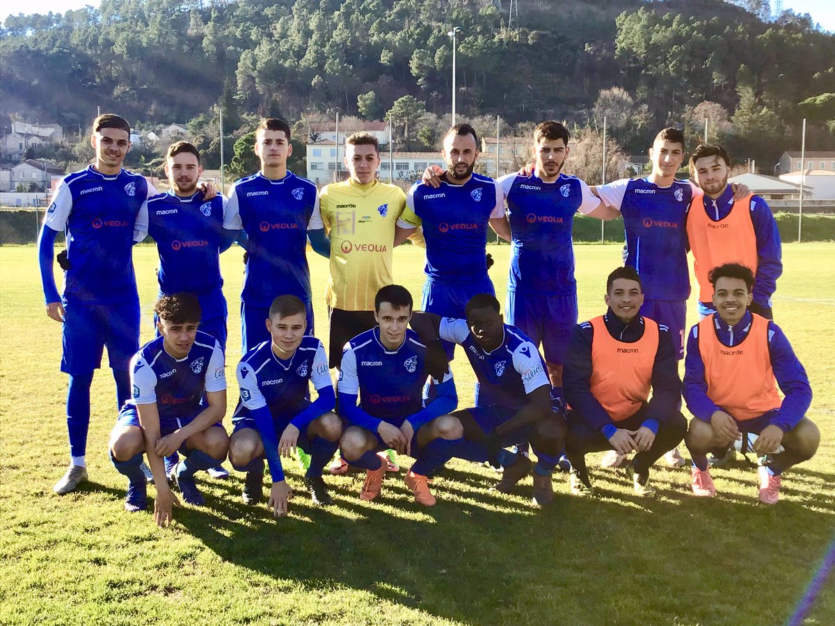 OACOfficiel's tweet photo. COUPE D’OCCITANIE 🔵⚪️ Défaite de l’#OAC2 . Malgré une 2nde mi-temps plus rythmée, les alésiens s’inclinent face à une équipe héraultaise réduite à 10 suite à un carton rouge en seconde mi-temps mais plus mature dans le jeu. 
OAC2 1️⃣ - 2️⃣ Gallia Club Lunel
⚽️Colin https://t.co/Qcj21czZ2L
